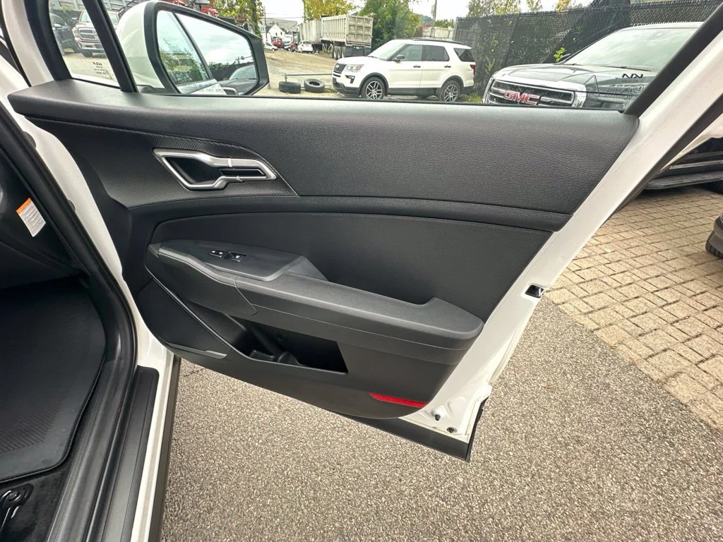 Used 2023 White Kia LX image 33