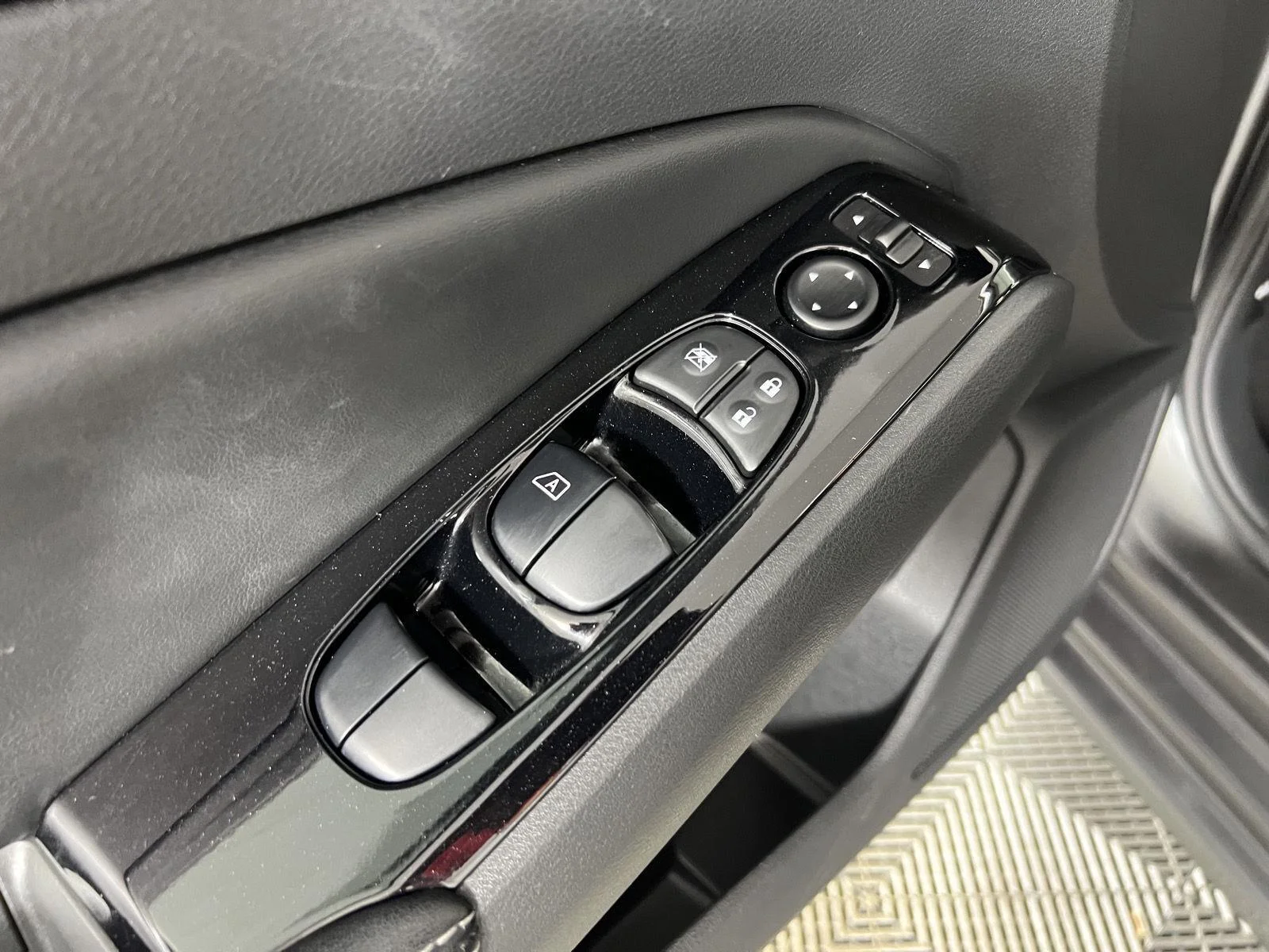 Used 2023 Gun Metallic Nissan 2.5 SV image 12