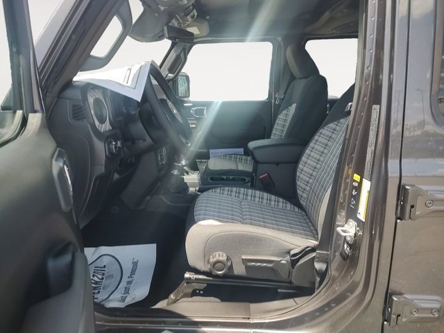 New 2026 Granite Crystal Metallic Clearcoat Jeep 85th Anniversary Edition image 9