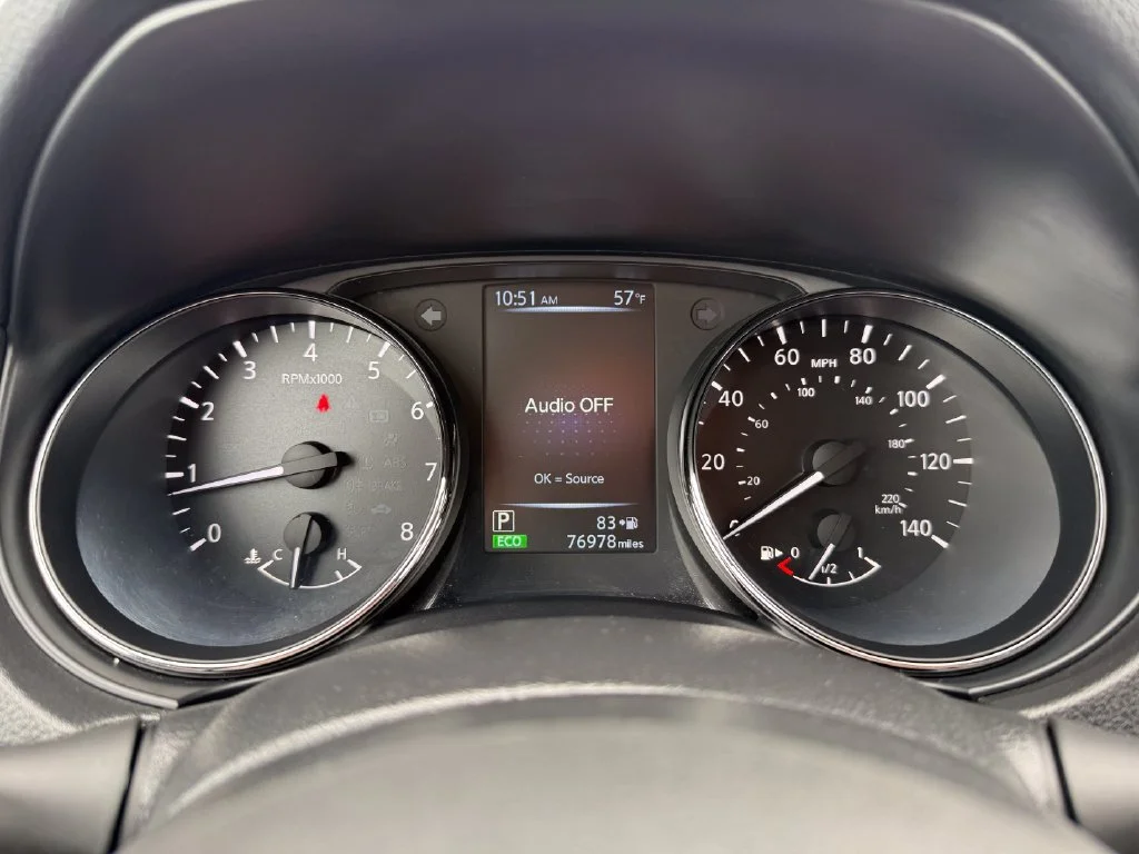 Used 2017 Gun Metallic Nissan SL image 28