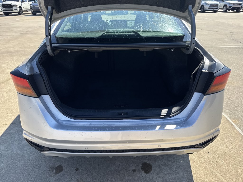 Used 2023 Silver Nissan 2.5 SL image 10