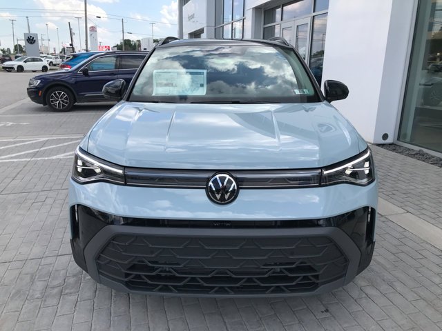 New 2026 Monument Gray w/Deep Black Roof Volkswagen SE Black image 3