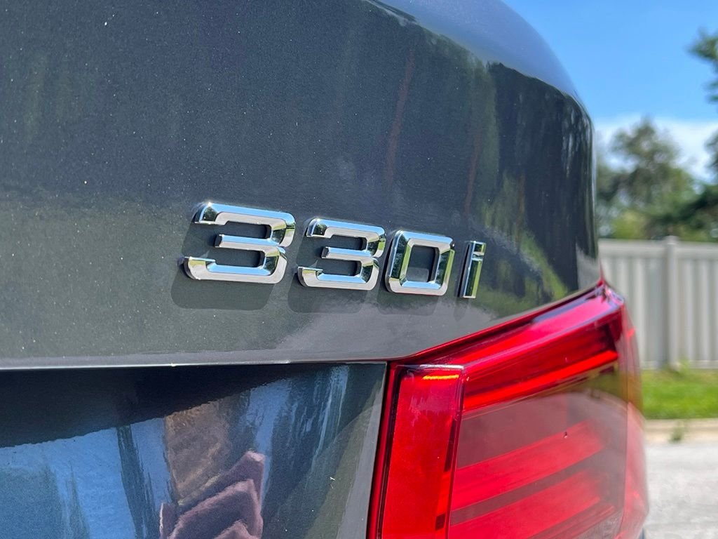 Used 2018 Mineral Grey Metallic BMW 330i xDrive image 13
