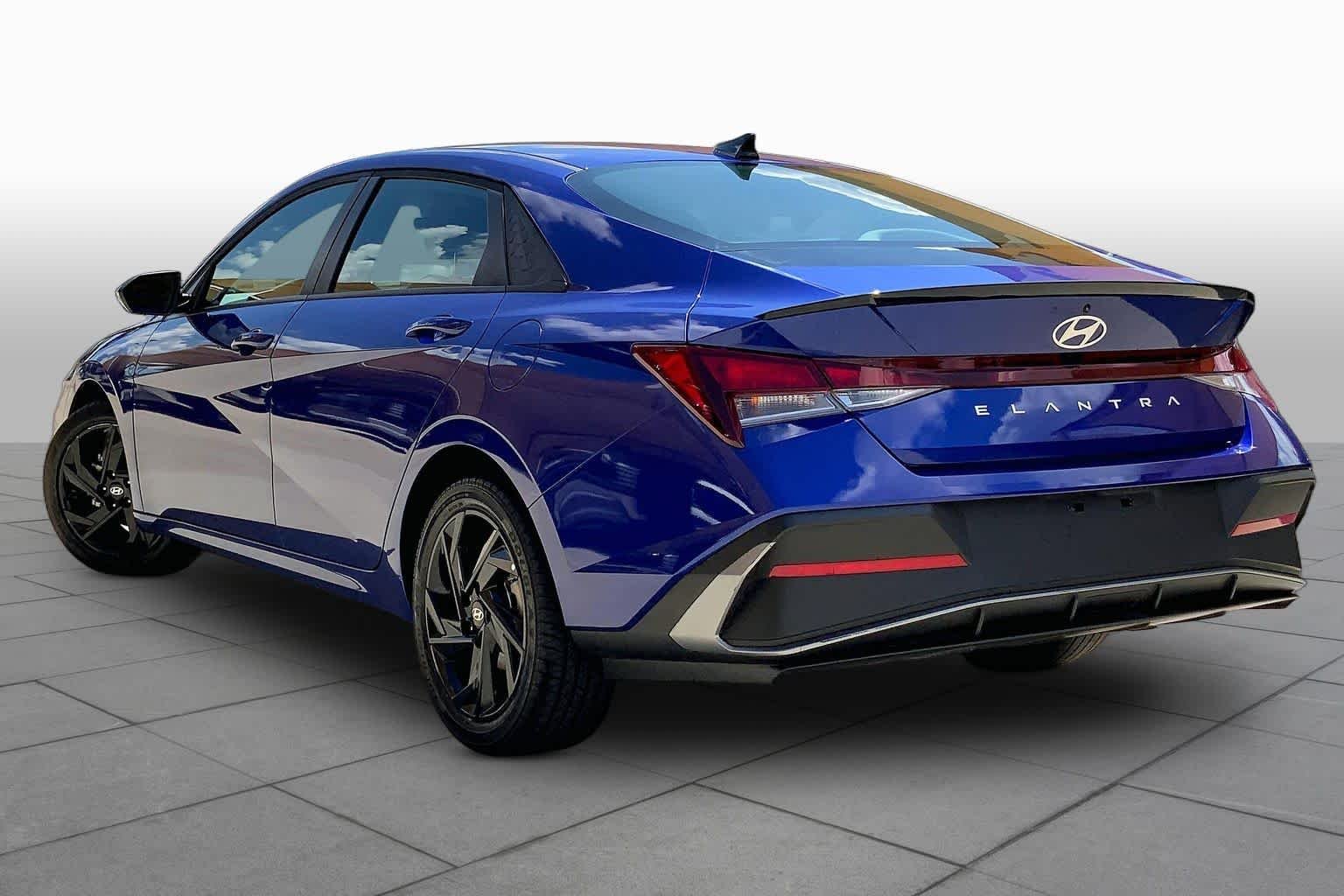 Used 2026 Intense Blue Hyundai SEL Sport image 11