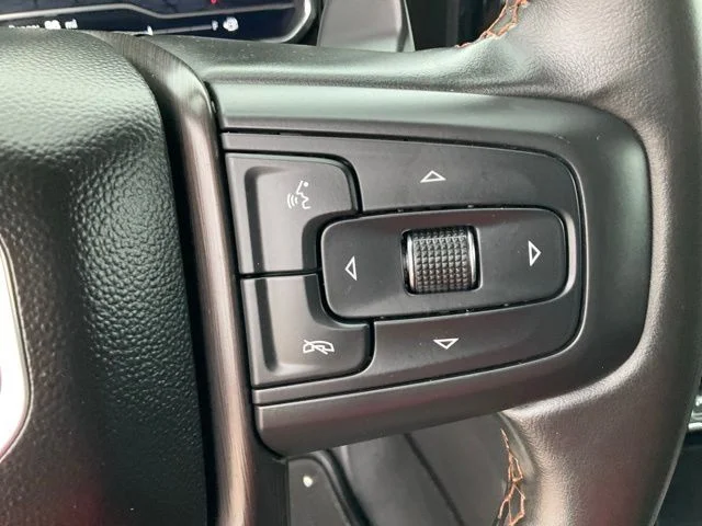 Used 2025 White GMC AT4 image 29