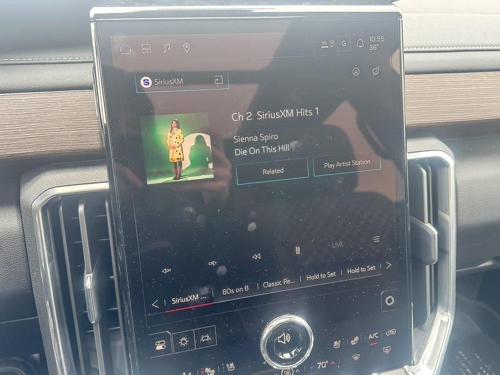 2026 GMC ACADIA - Image 17