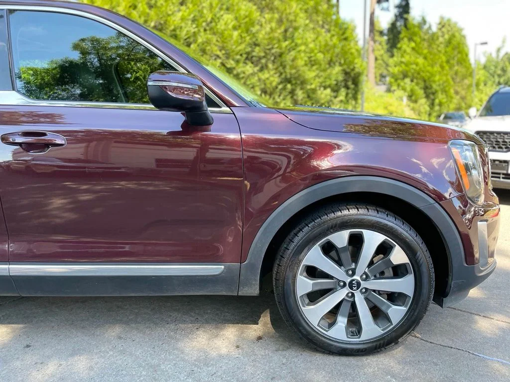 Used 2021 Sangria Kia EX image 2