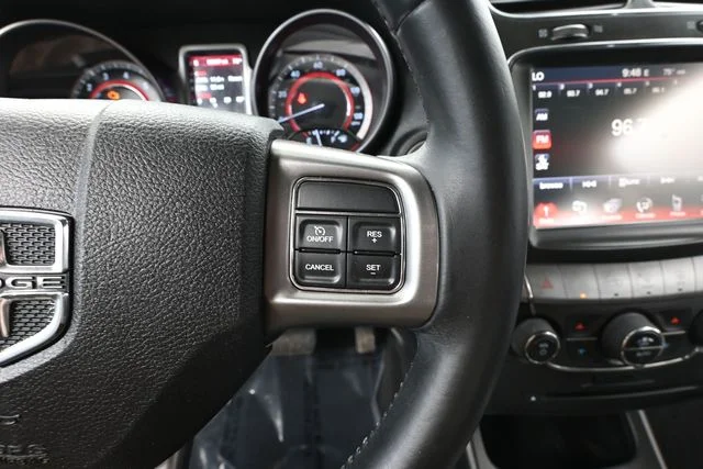 Used 2017 Gray Dodge Crossroad image 27