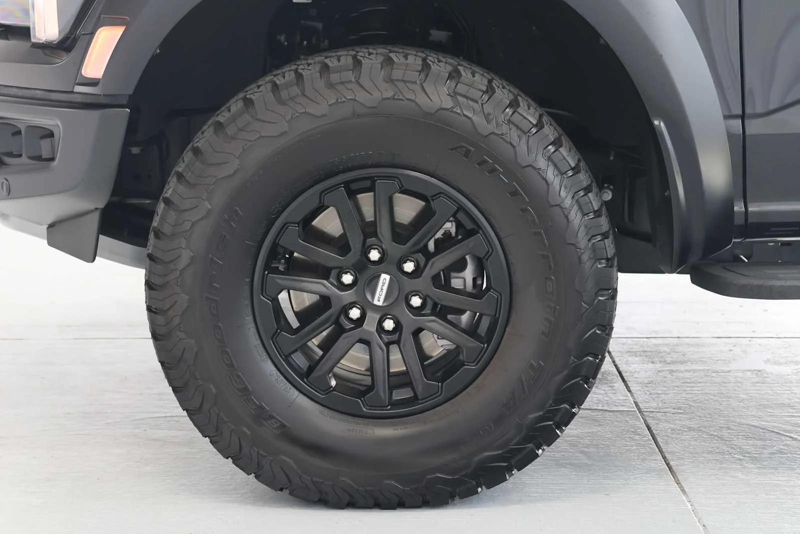 Used 2025 Agate Black Metallic Ford Raptor image 9
