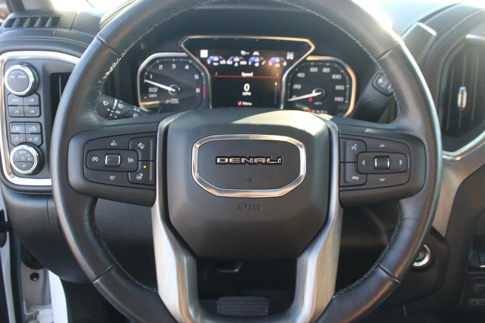 Used 2021 WHITE FROST TRICOAT GMC Denali image 18