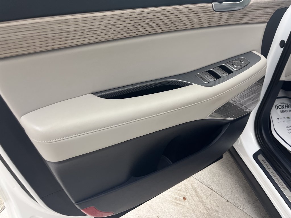 Used 2022 White Hyundai Limited image 11