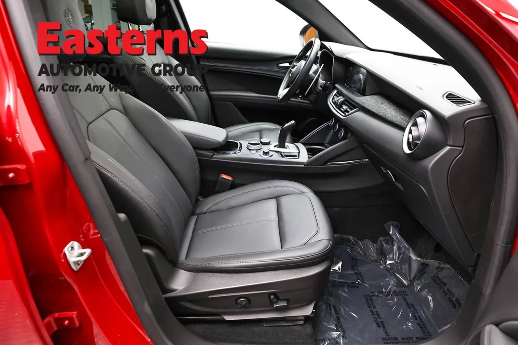 Used 2024 Red Alfa Romeo Sprint image 25