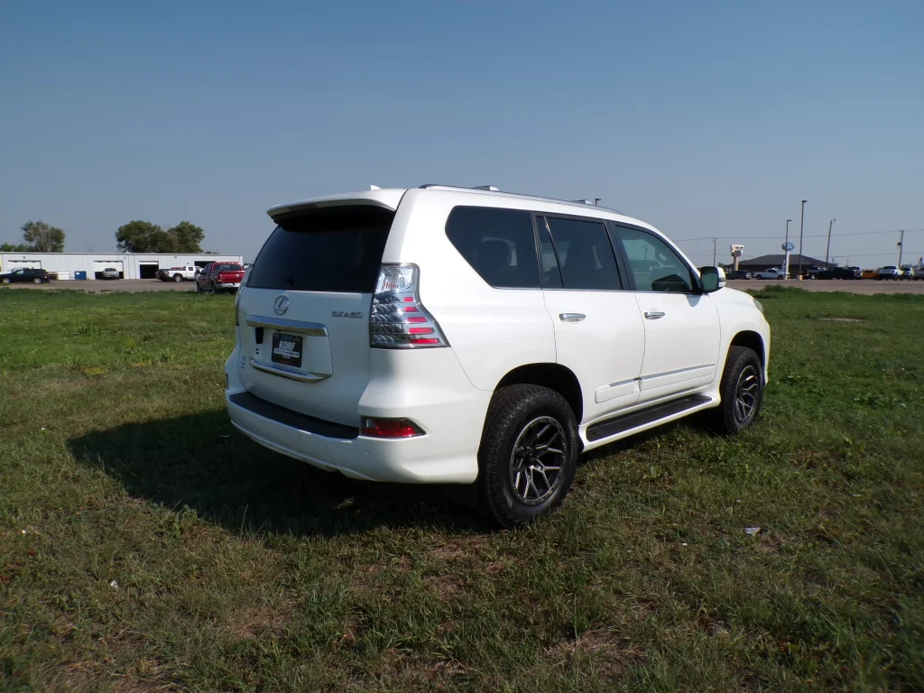 Used 2016 Starfire Pearl Lexus Base image 5