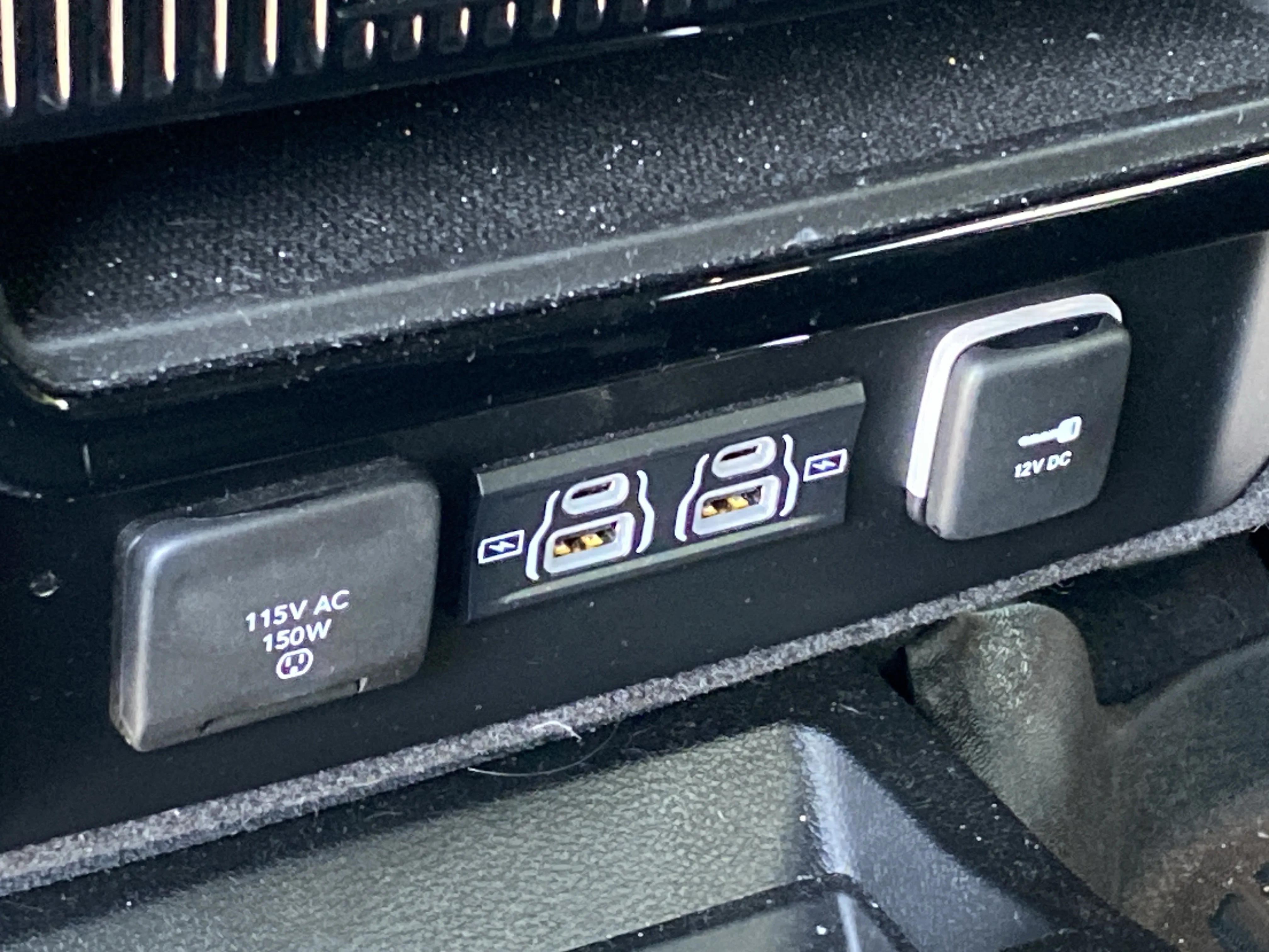 Used 2023 Diamond Black Crystal Pearlcoat Jeep Series III image 18