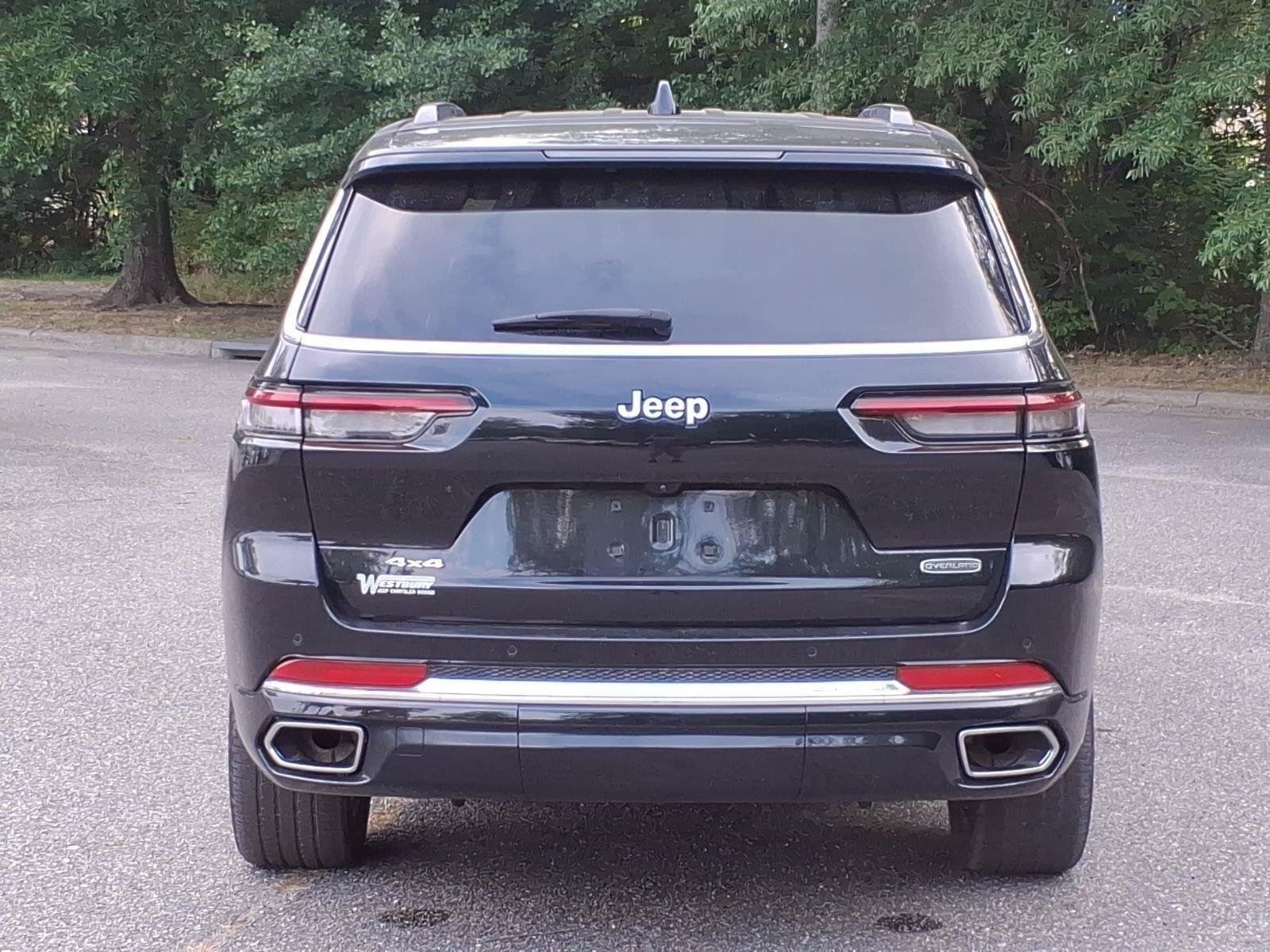Used 2023 Diamond Black Crystal Pearlcoat Jeep Overland image 13