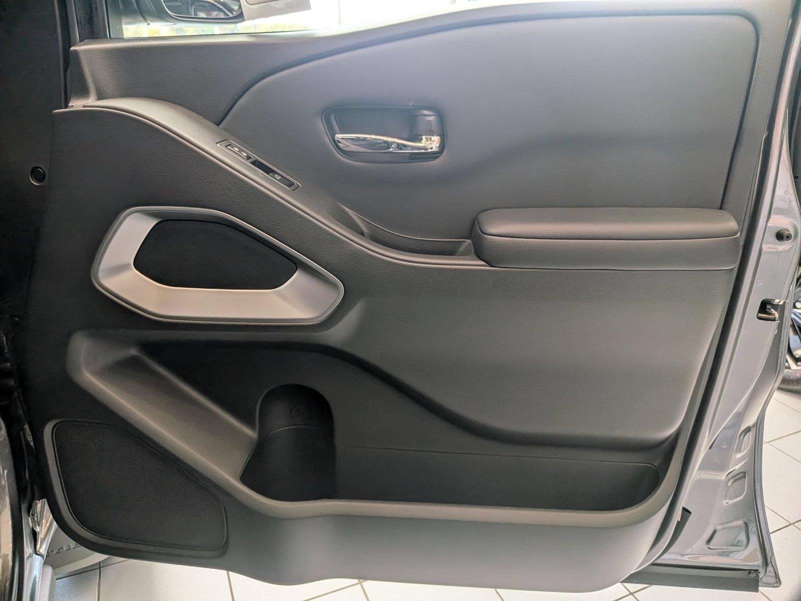New 2027 Gun Metallic Nissan SV image 35