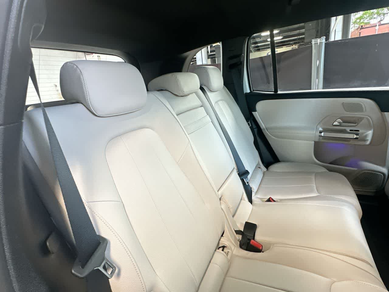 Used 2025 Polar White Mercedes-Benz GLB 250 image 26