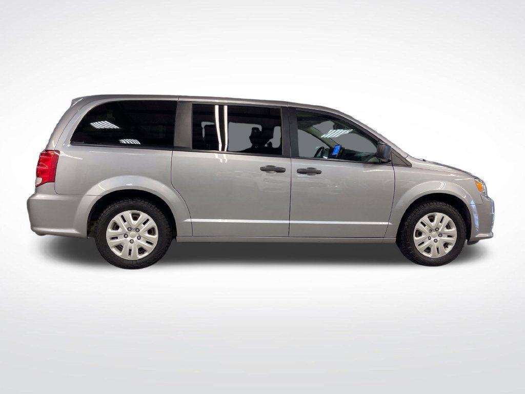 Used 2019 Silver Dodge SE image 7