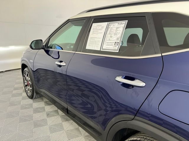 Used 2023 Blue Kia SX image 10