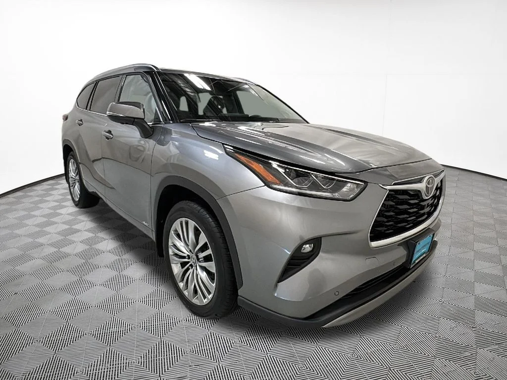 Used 2026 Heavy Metal Toyota Platinum image 4