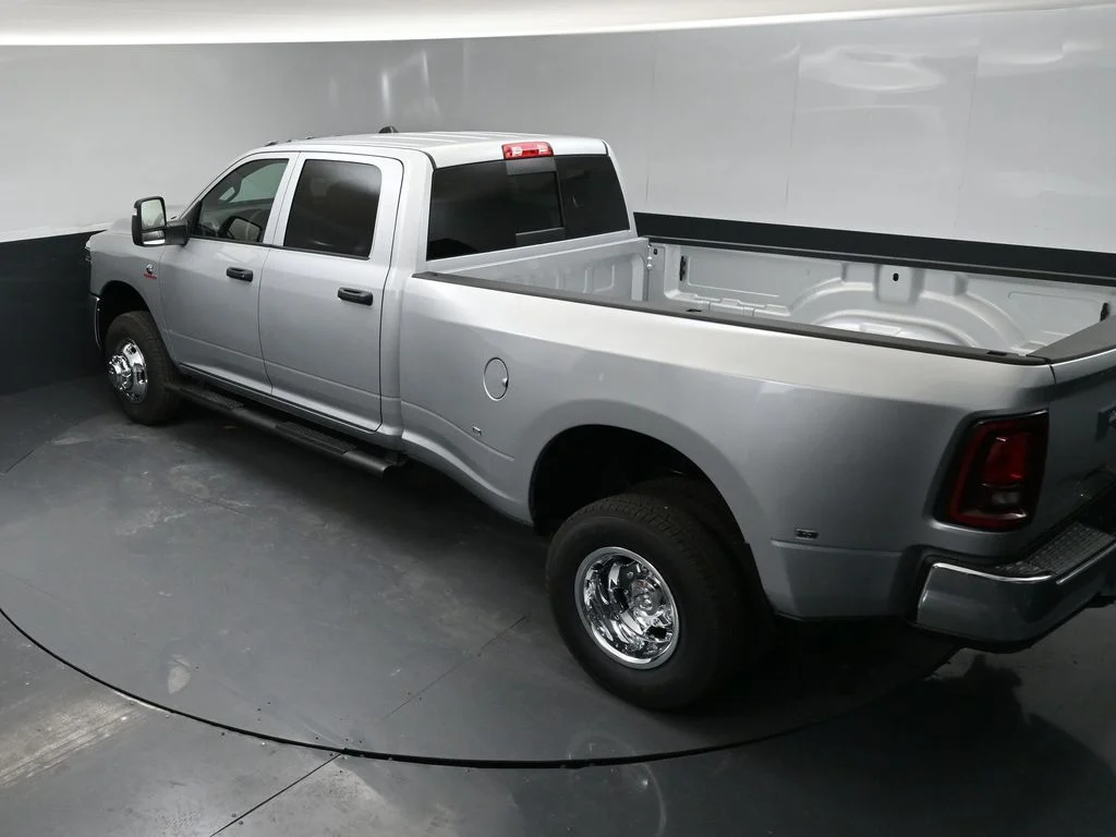 New 2026 Silver-Zynith Exterior Paint RAM Tradesman image 34