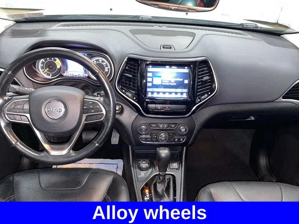 Used 2020 Silver Jeep Limited image 25