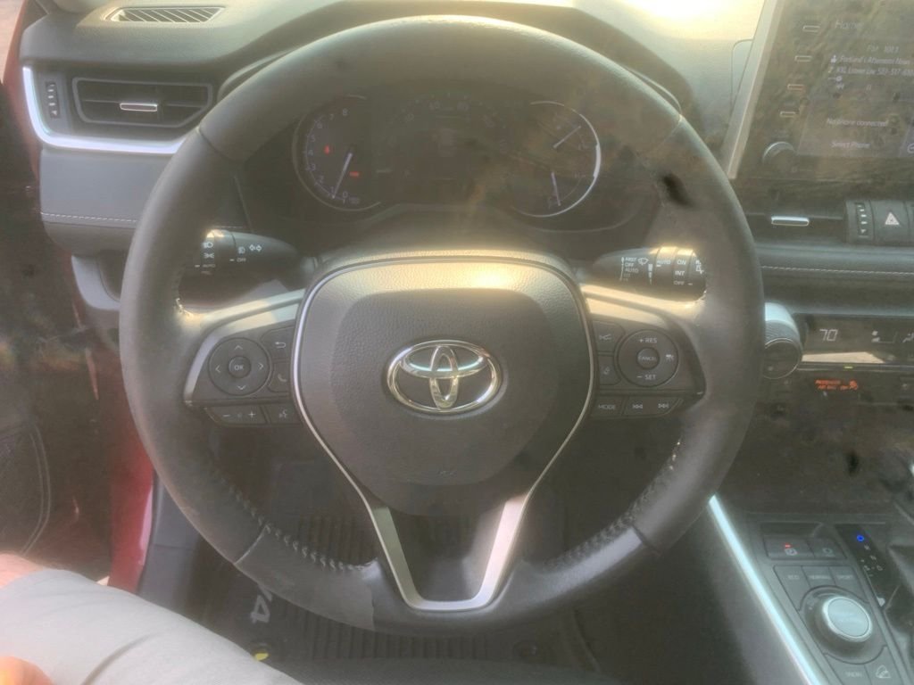 Used 2019 Pearl Toyota Limited image 13