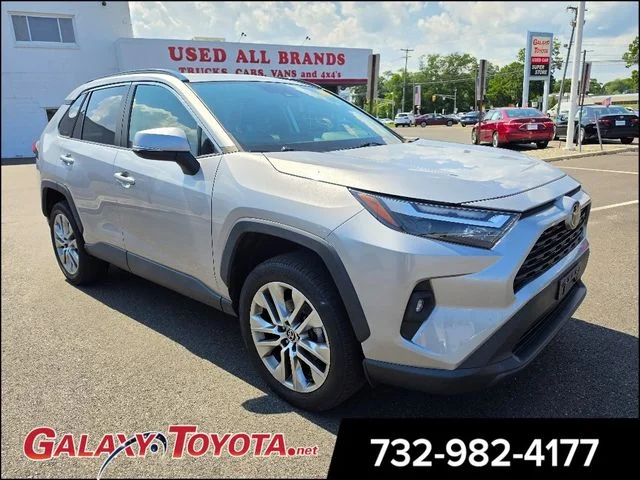 Used 2022 Gray Toyota XLE Premium image 1