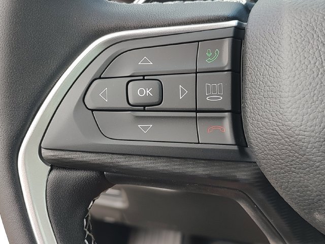 New 2027 Bright White Clear-Coat Paint Jeep Laredo image 23
