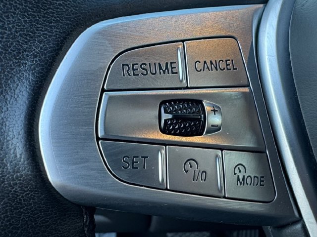 Used 2023 White BMW xDrive40i image 7