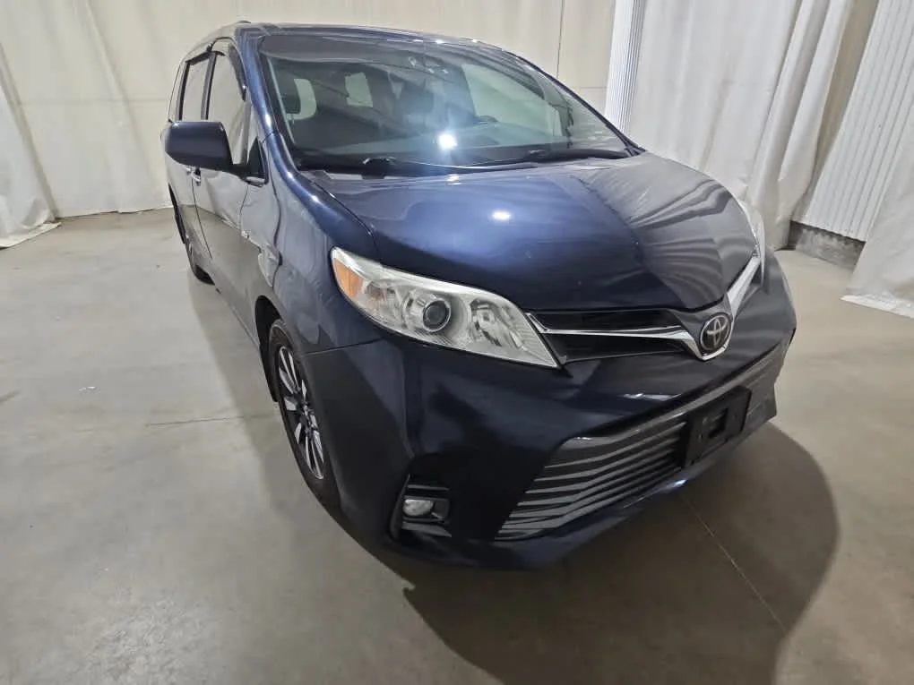 Used 2019 Parisian Night Pearl Toyota XLE Premium image 6