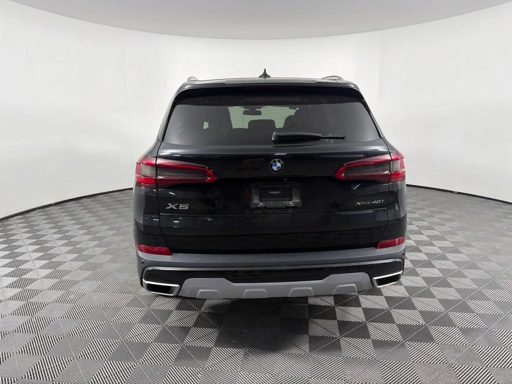 Used 2019 Black Sapphire Metallic BMW xDrive40i image 6