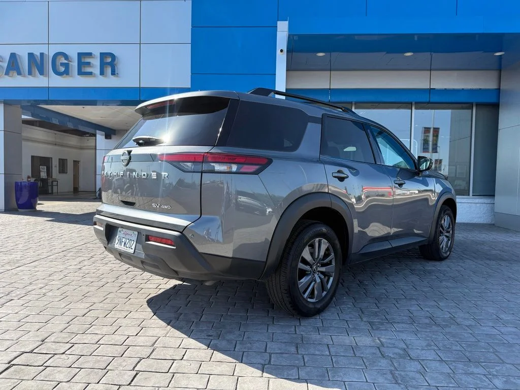 Used 2024 Gray Nissan SV image 9