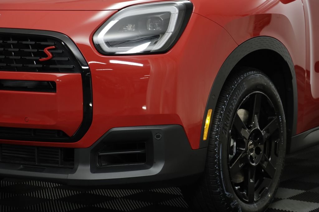New 2026 Chili Red II MINI Oxford Edition image 4