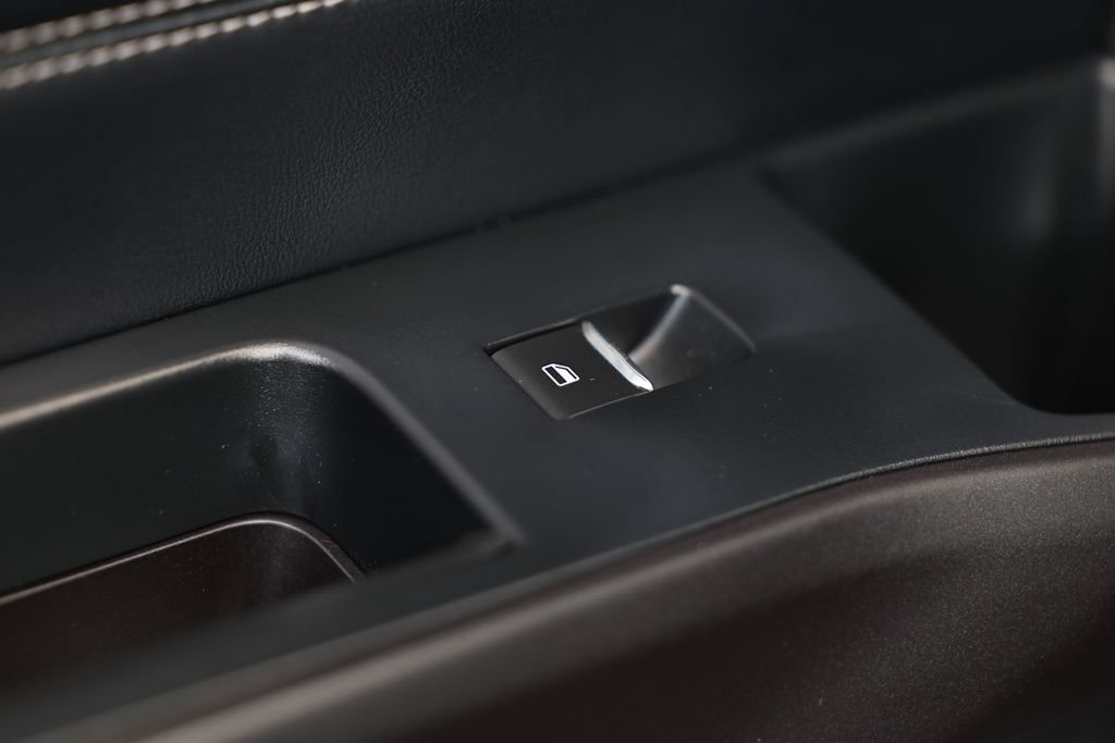 Used 2020 Magnetic Metallic Ford XLT image 23
