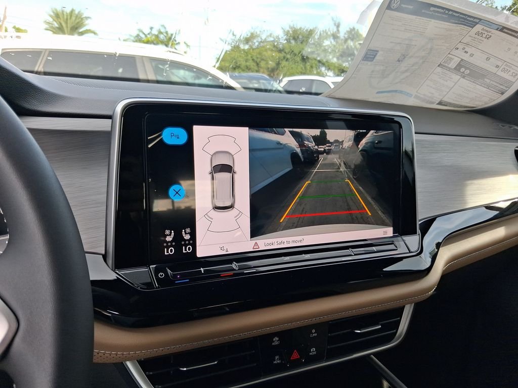 New 2026 White Volkswagen SE w/Technology image 10