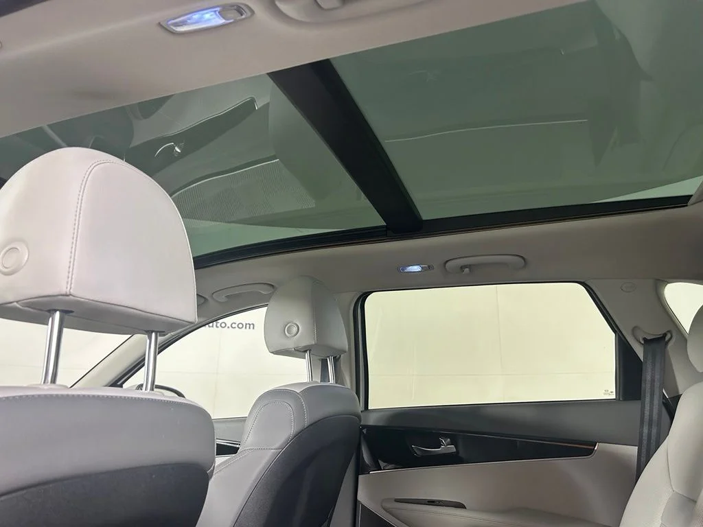 Used 2020 White Kia SX image 14