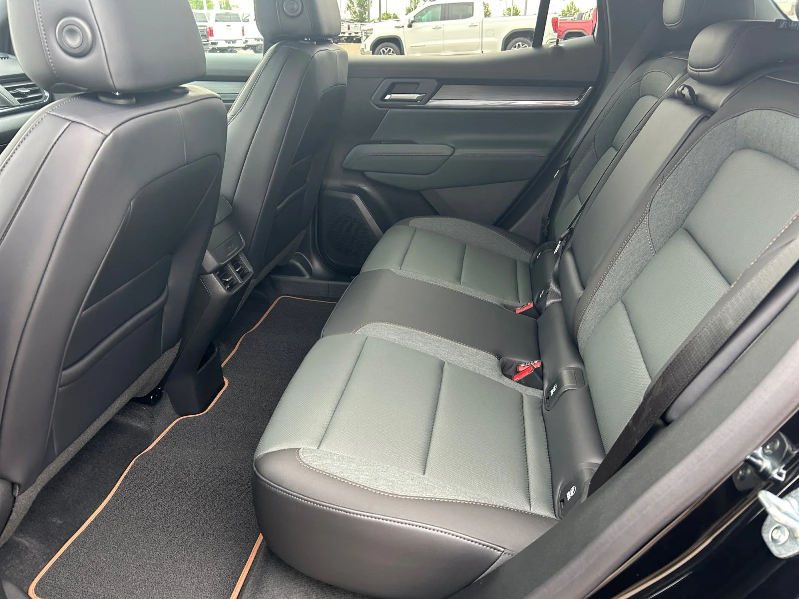 New 2027 Ebony Twilight Metallic GMC AWD AT4 image 18