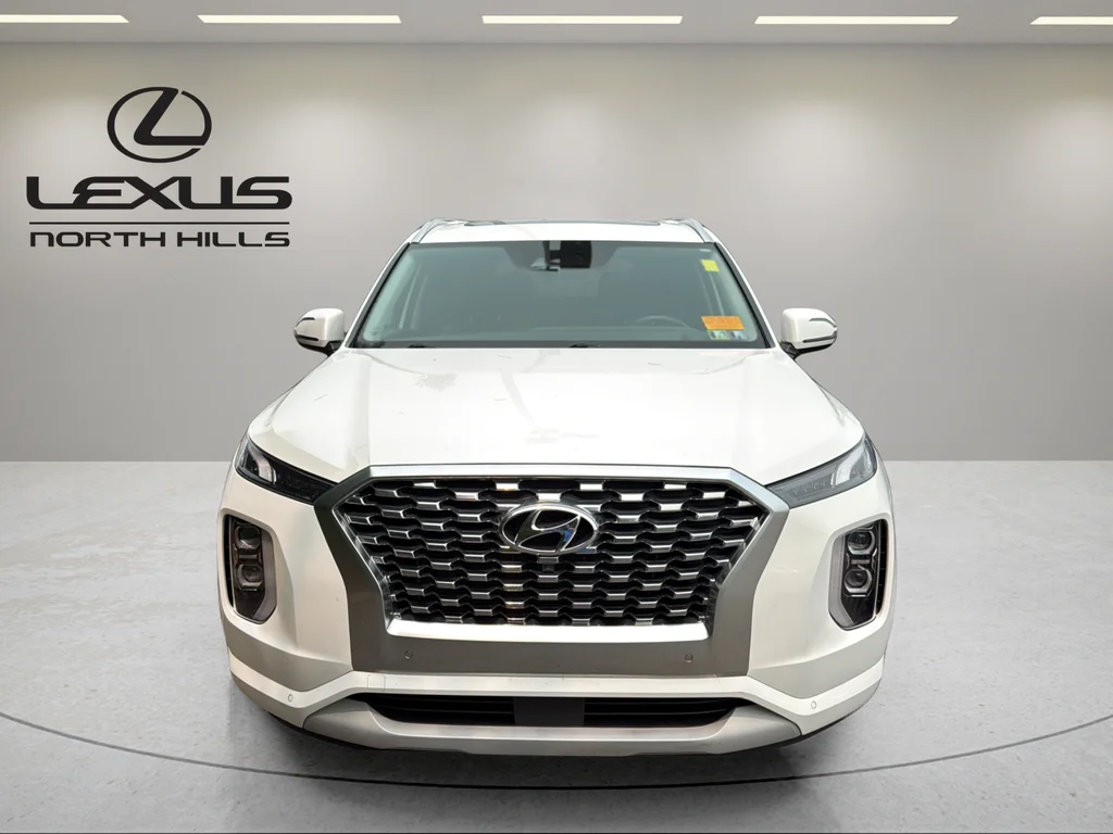 Used 2022 White Hyundai Limited image 2