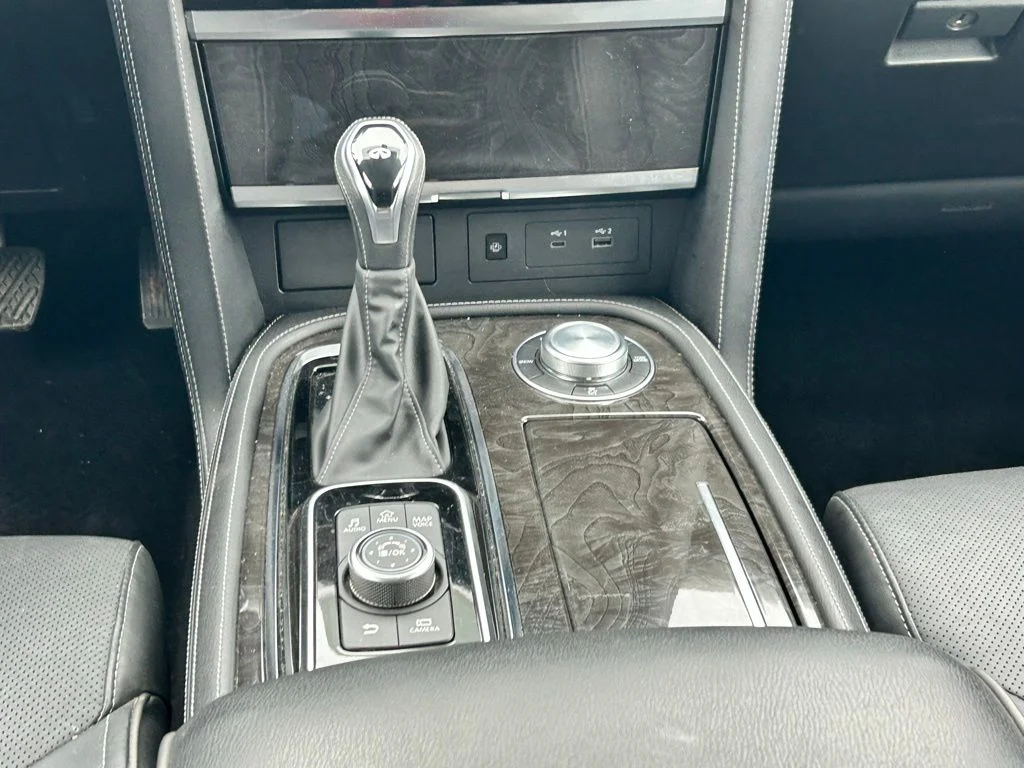 Used 2024 Gray INFINITI LUXE image 16