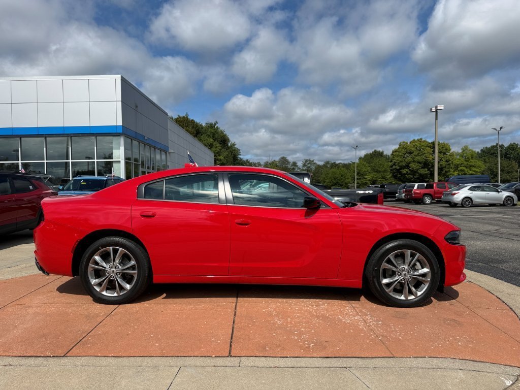 Used 2023 Red Dodge SXT AWD image 7