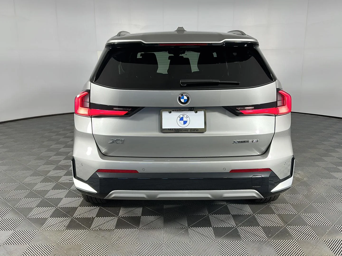 Used 2023 Space Silver Metallic BMW xDrive28i image 22