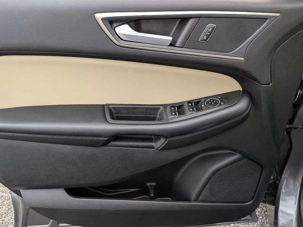 Used 2024 Gray Ford SEL image 32