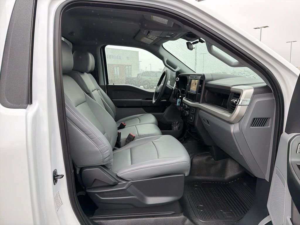 New 2026 Oxford White Ford F-350® XL FLAT BED image 14