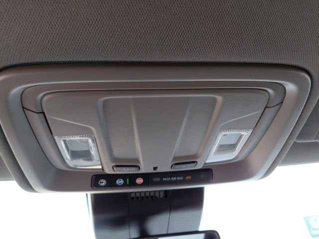 Used 2025 White Chevrolet LT image 21