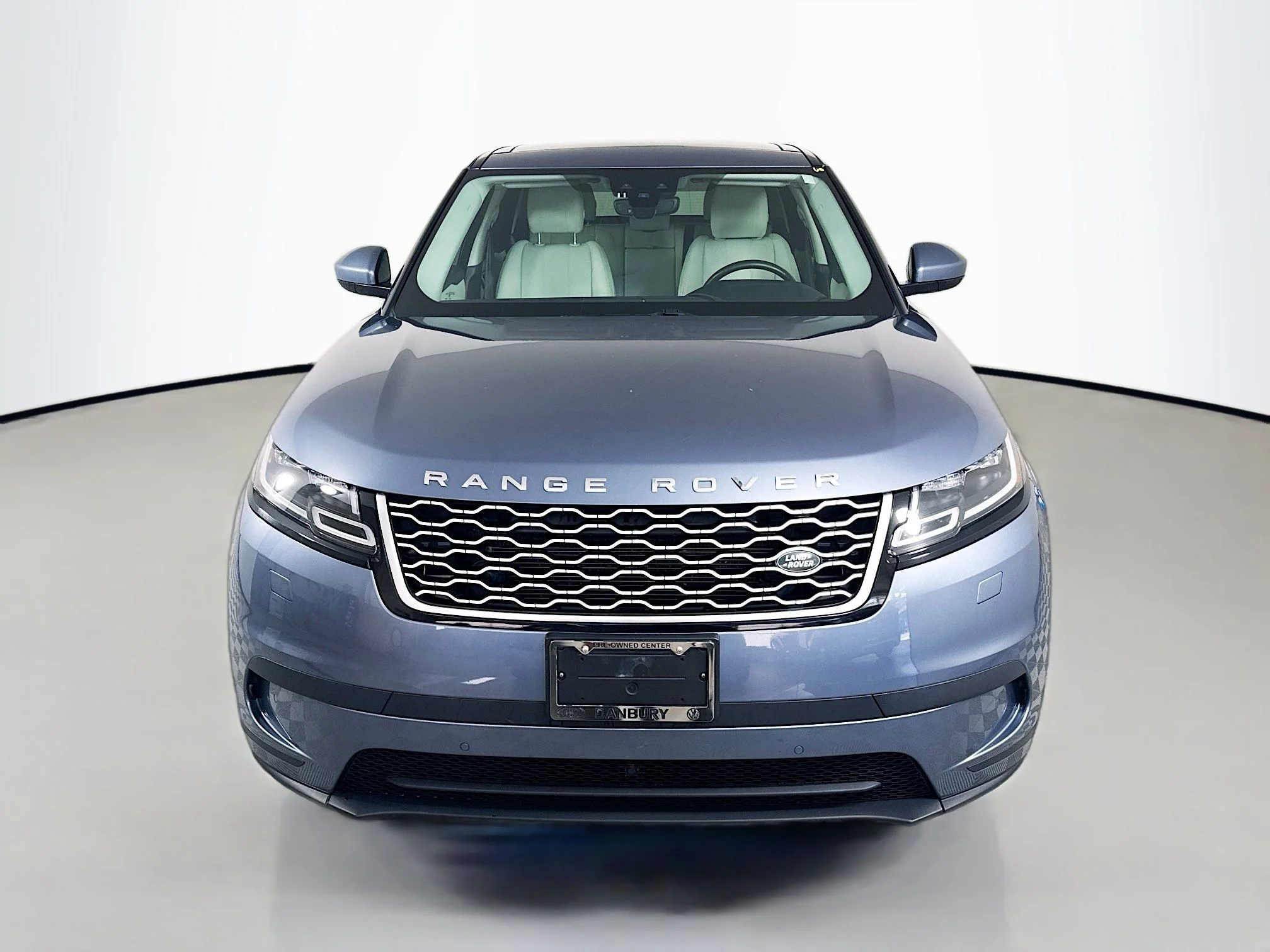 Used 2020 White Land Rover S image 6
