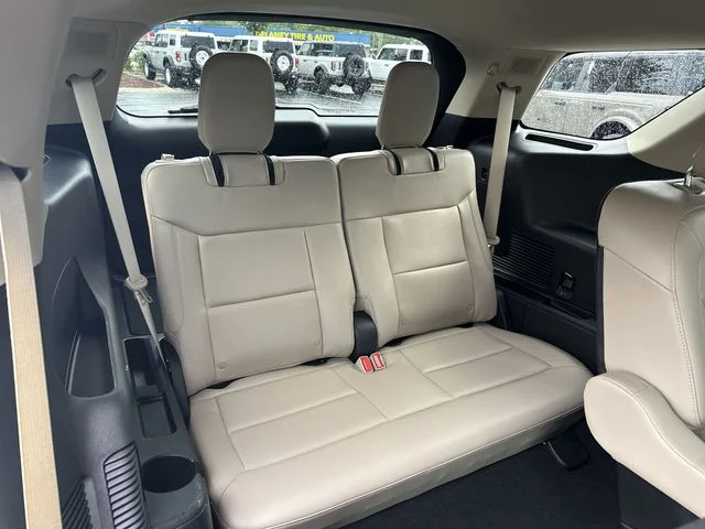 Used 2022 White Ford Limited image 24
