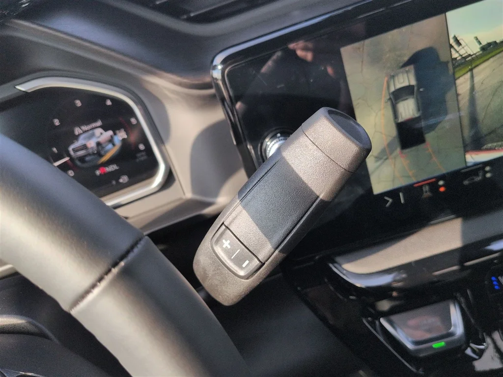 Used 2026 Onyx Black GMC AT4 image 16