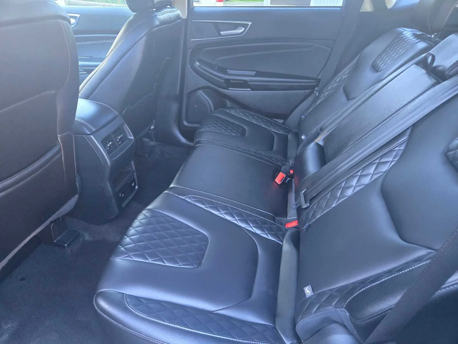 Used 2024  Ford Titanium image 14