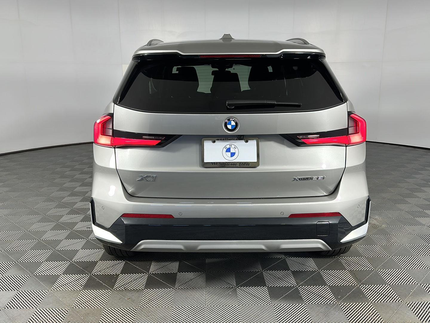 Used 2023 Space Silver Metallic BMW xDrive28i image 22